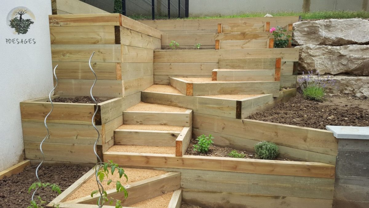 L’escalier à la fin des travaux, un travail délicat effectué en partenariat avec l’entreprise LUCOBAT