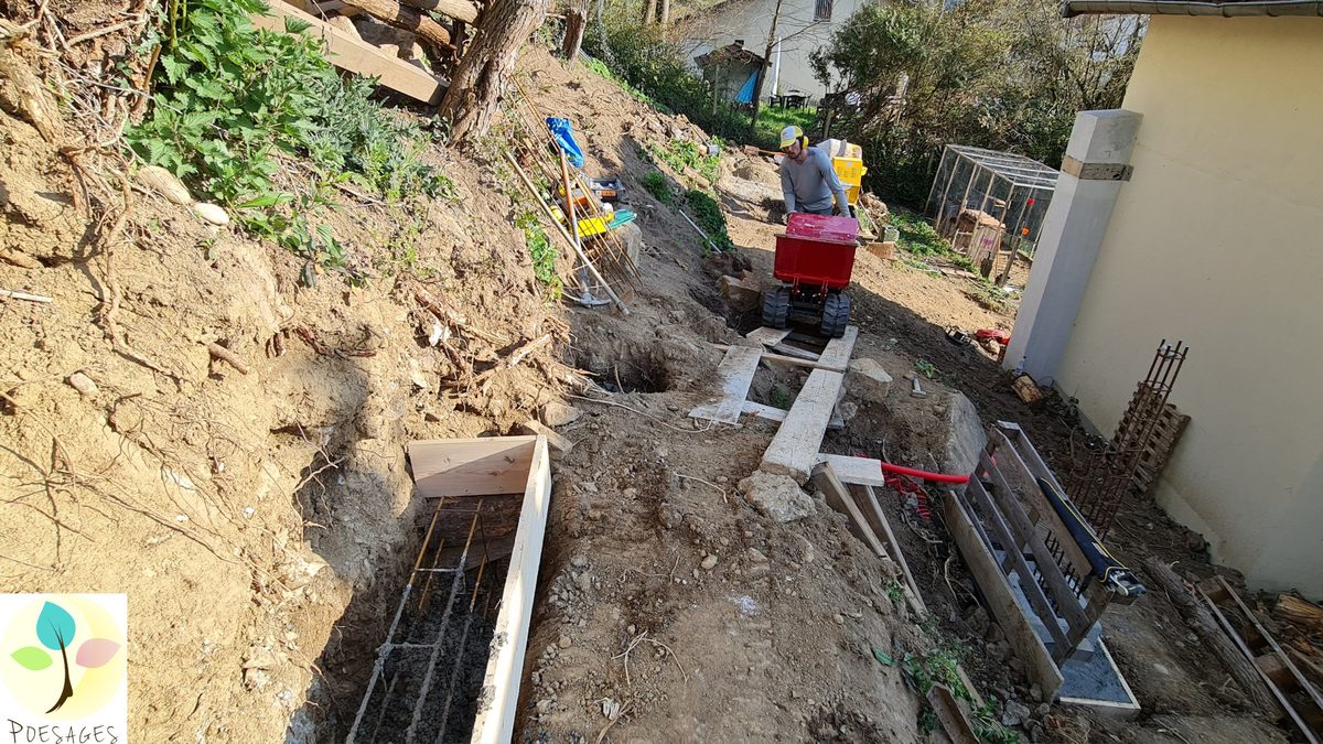 Pour rendre un endroit accessible, il faut parfois passer par une phase de travaux acrobatique !