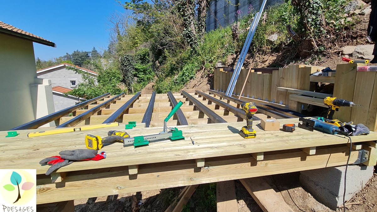 Terrasse suspendue — POESAGES